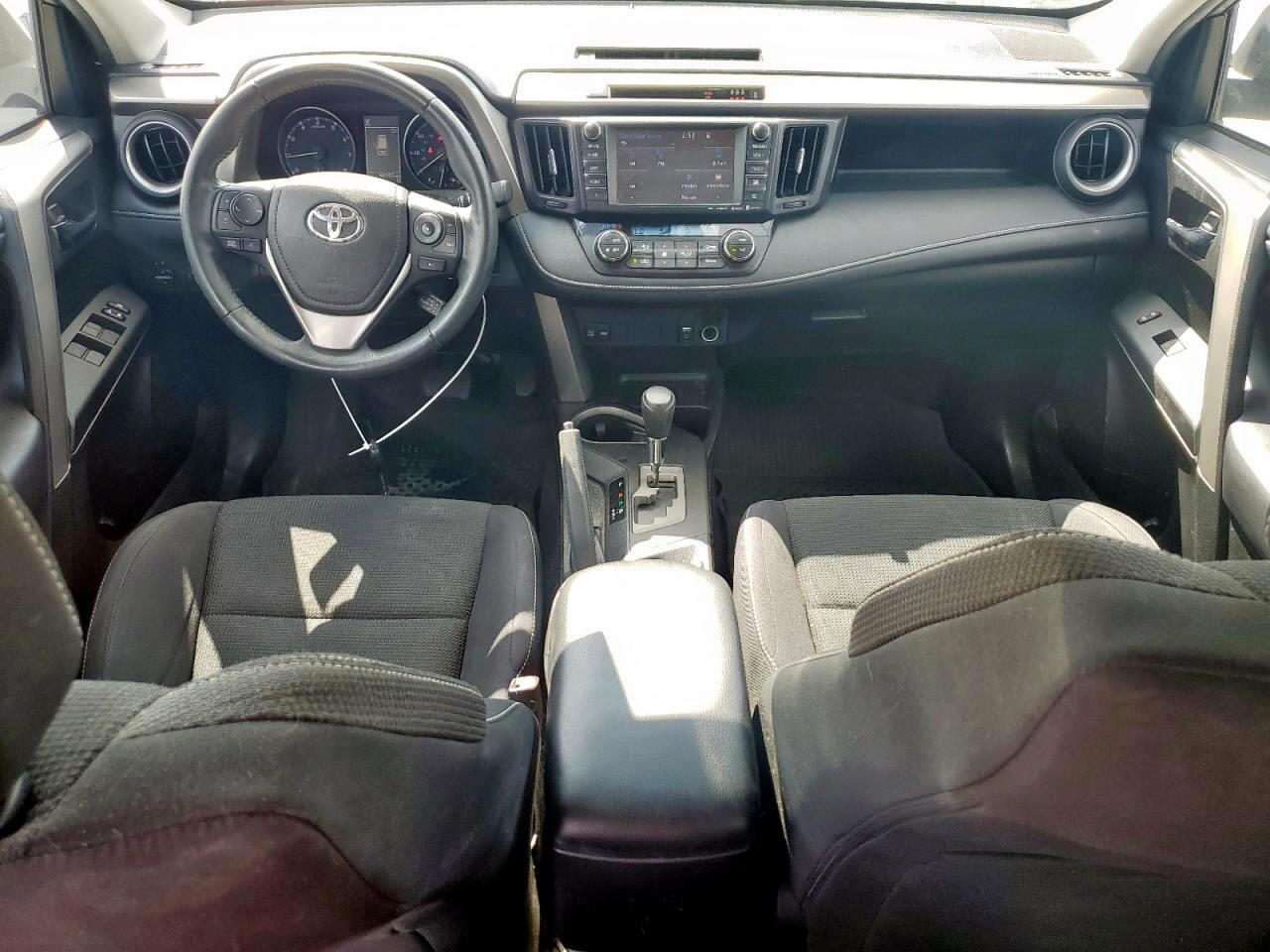 Toyota RAV4 XLE FWD (Natl) 2017