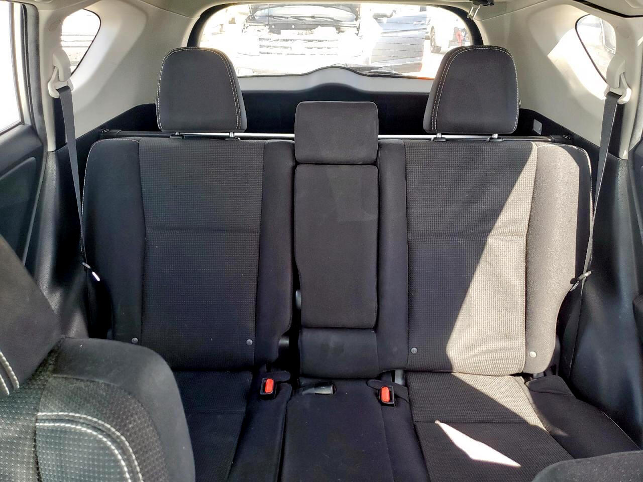 Toyota RAV4 XLE FWD (Natl) 2017