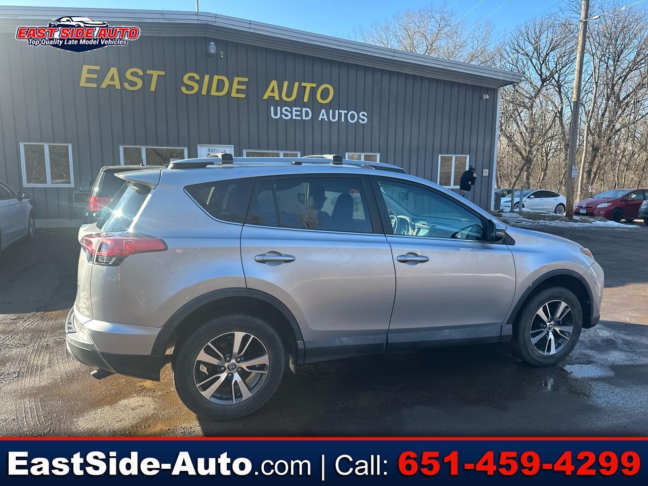 Toyota RAV4 XLE FWD (Natl) 2017