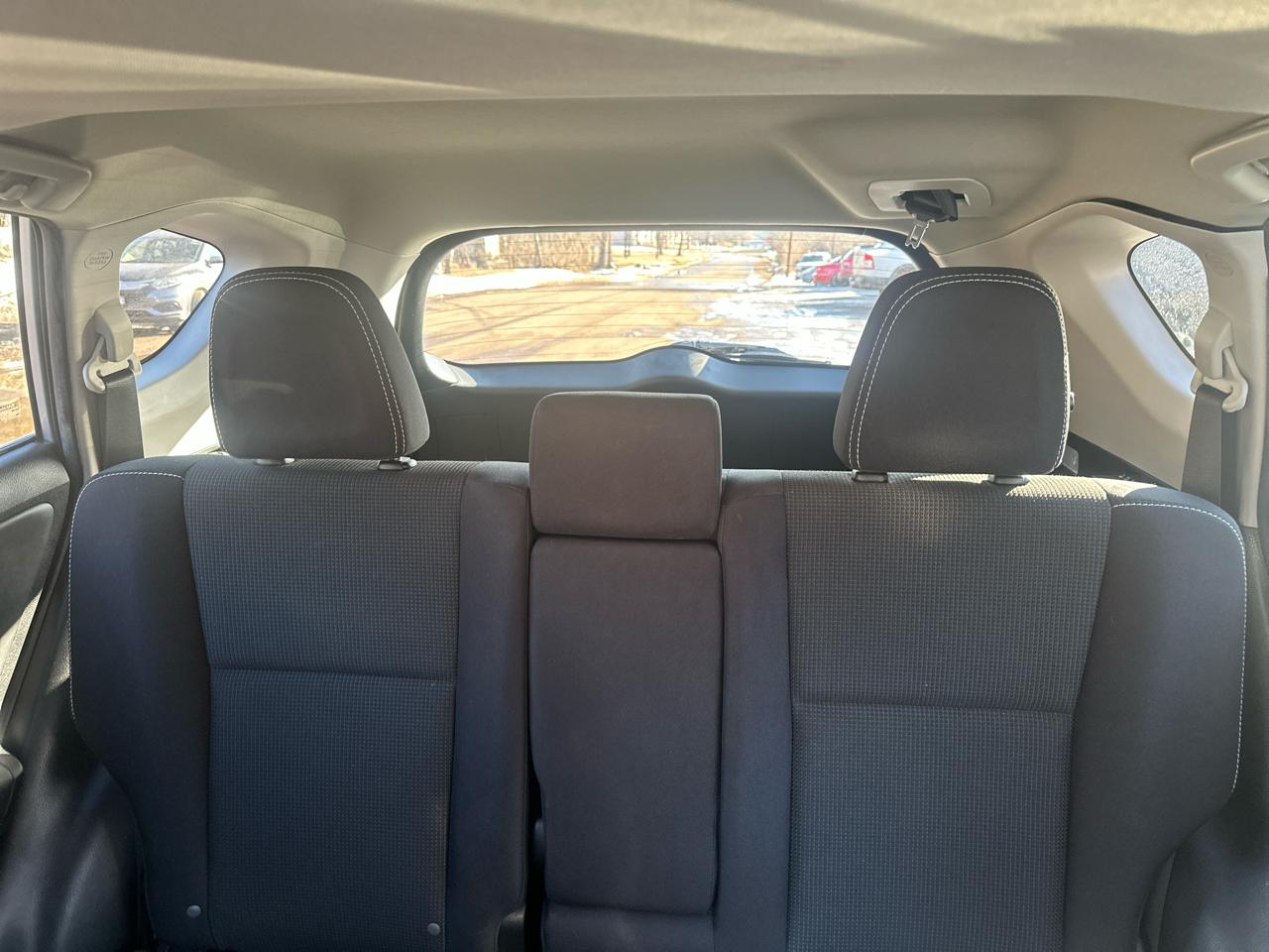 Toyota RAV4 XLE FWD (Natl) 2017