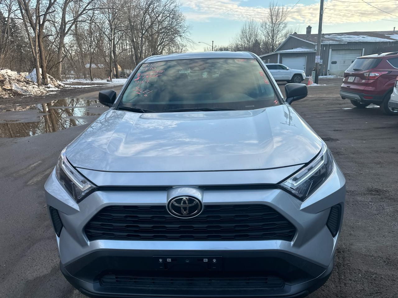 Toyota RAV4 LE AWD (Natl) 2023