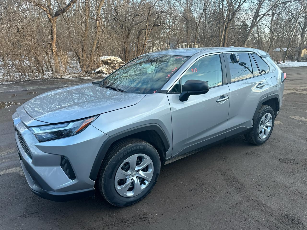 Toyota RAV4 LE AWD (Natl) 2023
