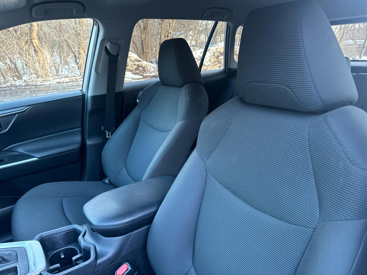 Toyota RAV4 LE AWD (Natl) 2023