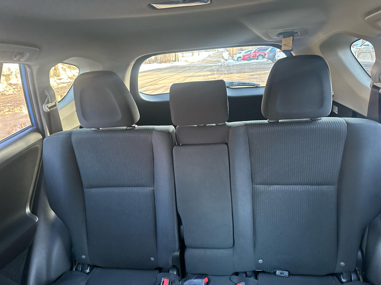 Toyota RAV4 LE FWD (Natl) 2018