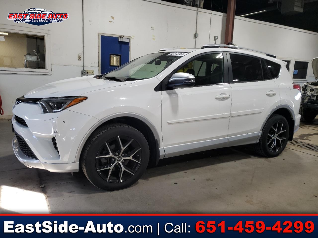 2016 Toyota RAV4 SE's photo