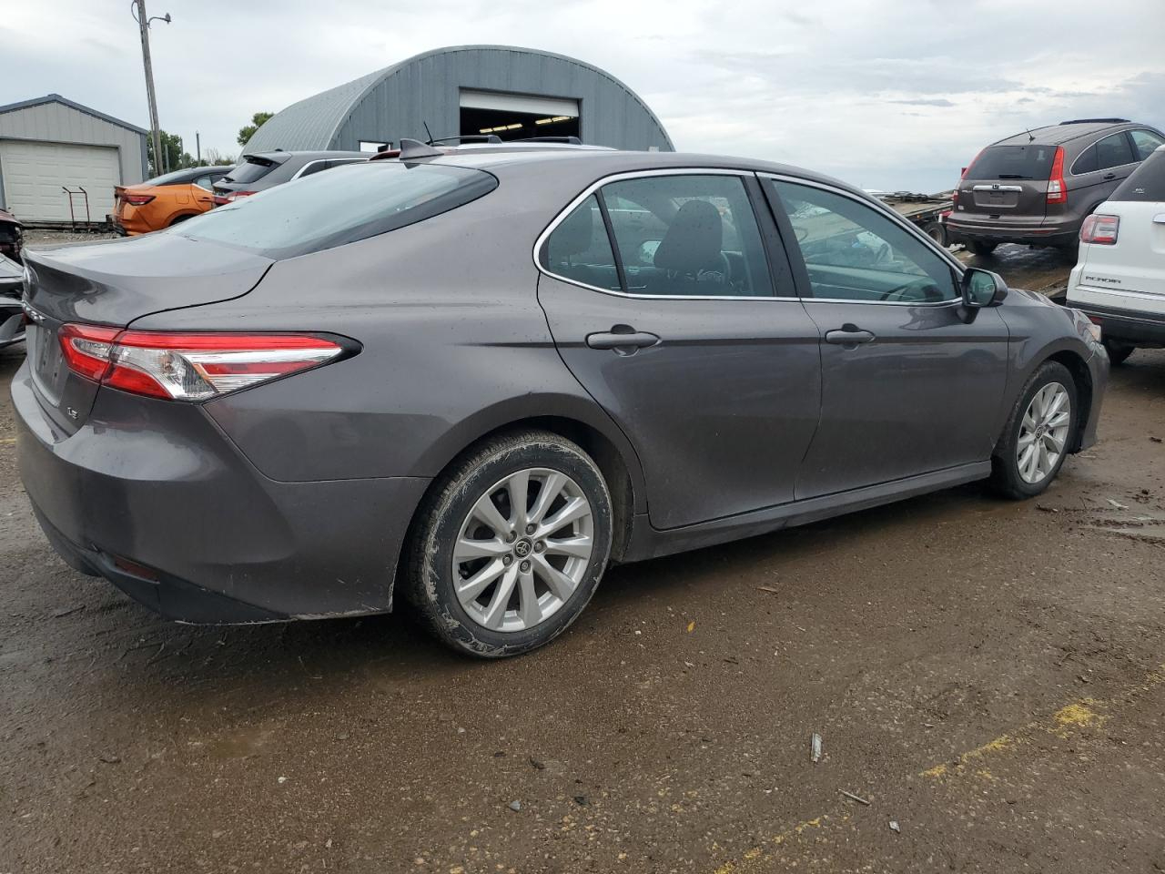 Toyota Camry LE Auto (Natl) 2020