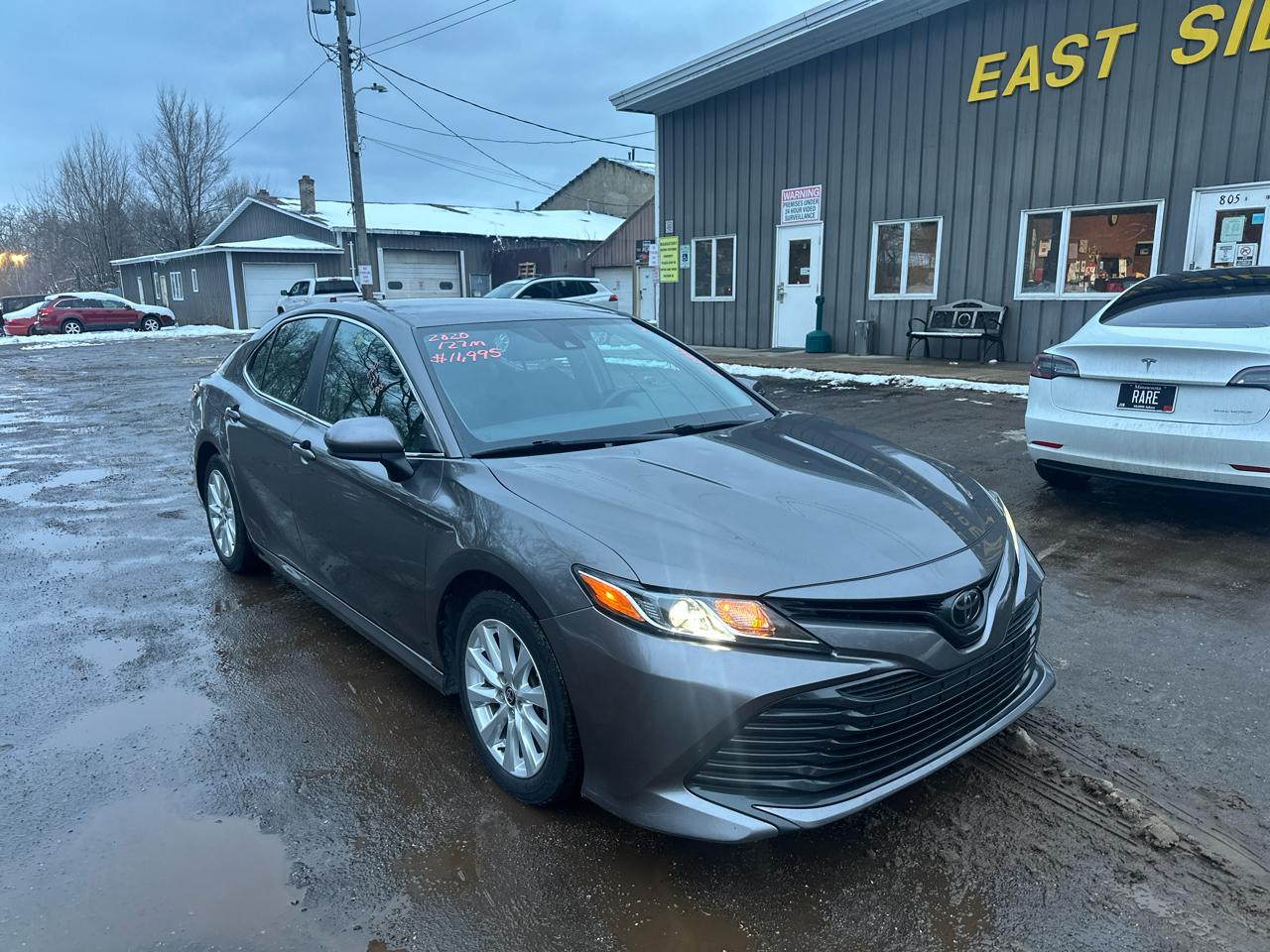 Toyota Camry LE Auto (Natl) 2020