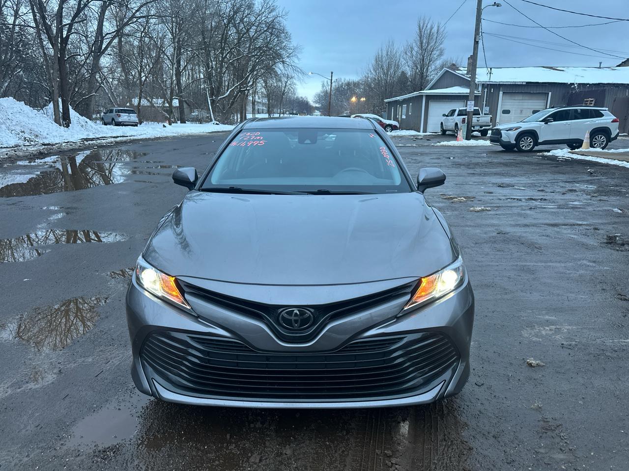 Toyota Camry LE Auto (Natl) 2020