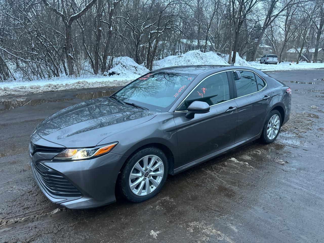 Toyota Camry LE Auto (Natl) 2020