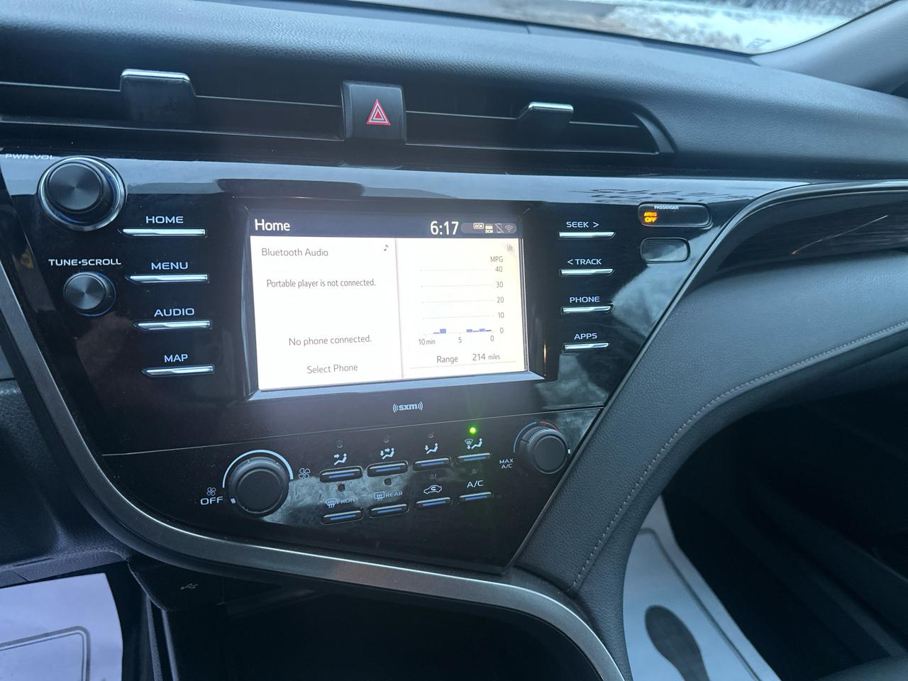 Toyota Camry LE Auto (Natl) 2020