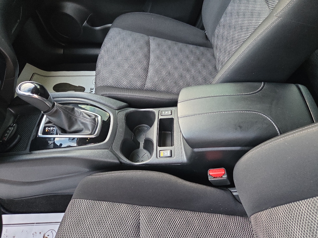 Nissan Rogue Sport FWD SV 2017