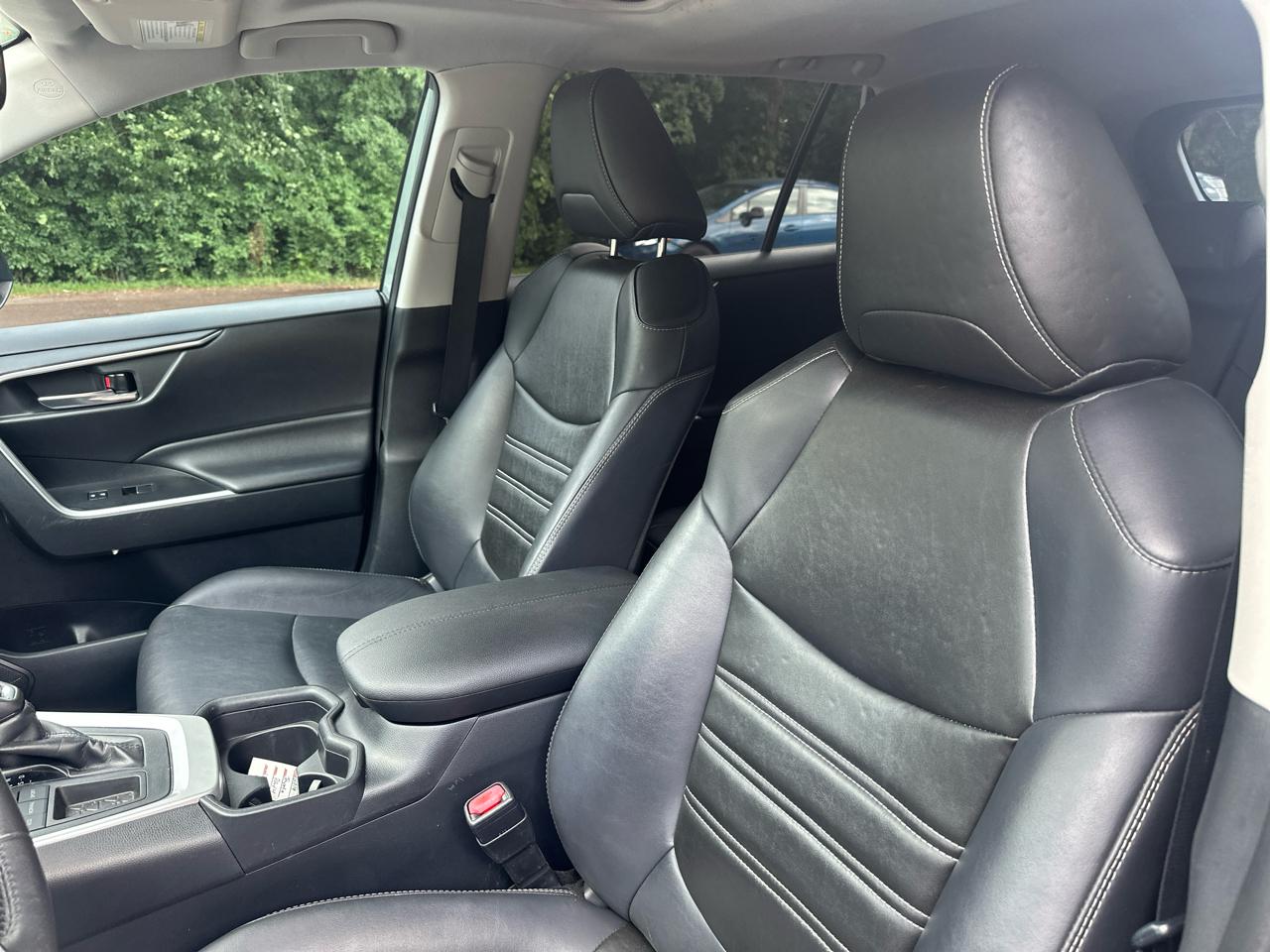 Toyota RAV4 XLE Premium FWD (Natl) 2019