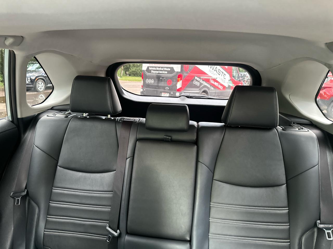 Toyota RAV4 XLE Premium FWD (Natl) 2019