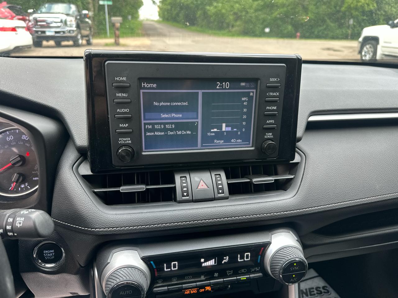 Toyota RAV4 XLE Premium FWD (Natl) 2019