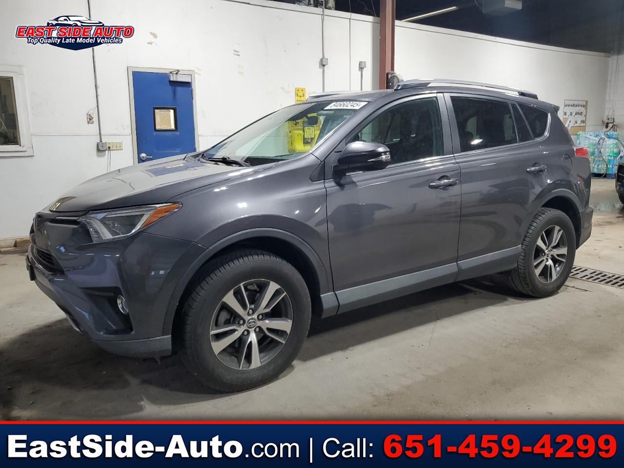 2018 Toyota RAV4 XLE's photo