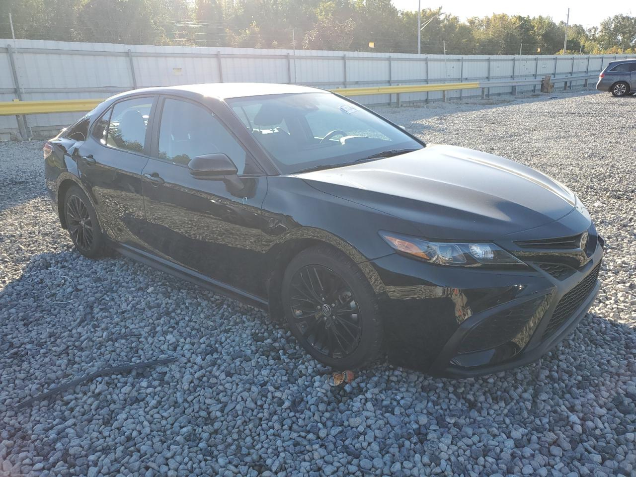 Toyota Camry SE Auto (Natl) 2021