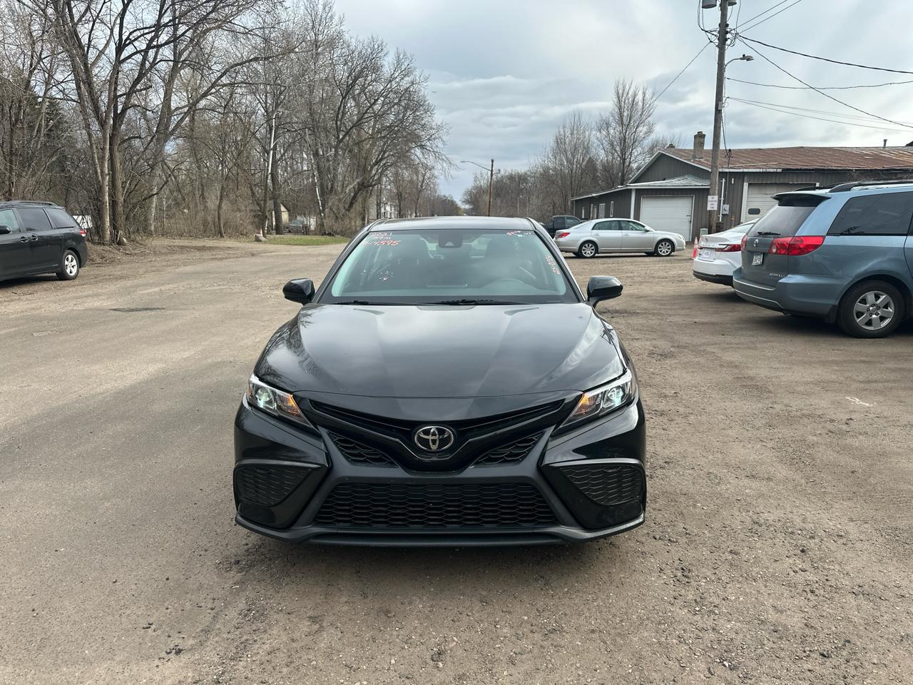 Toyota Camry SE Nightshade Auto (Natl) 2021