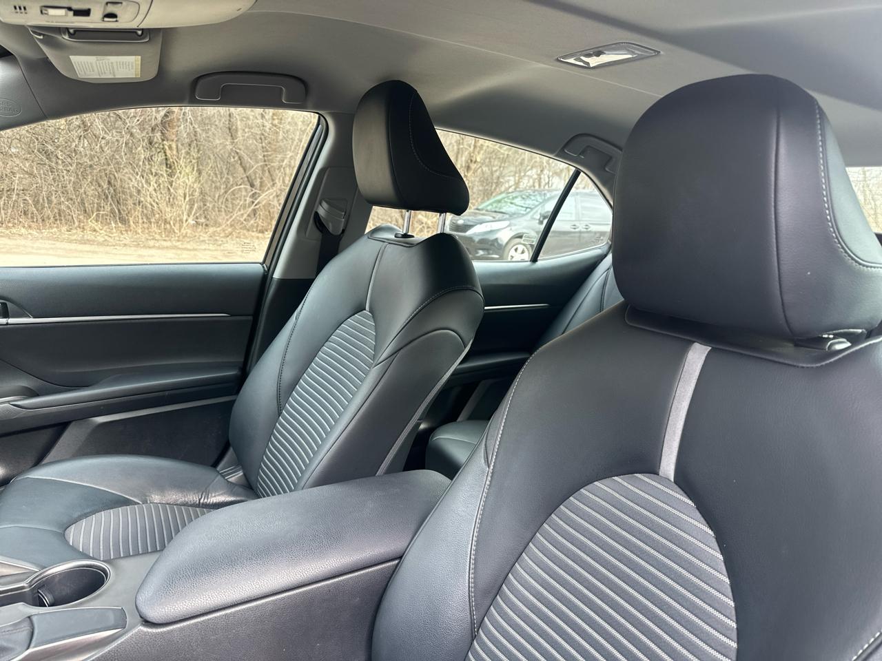 Toyota Camry SE Nightshade Auto (Natl) 2021