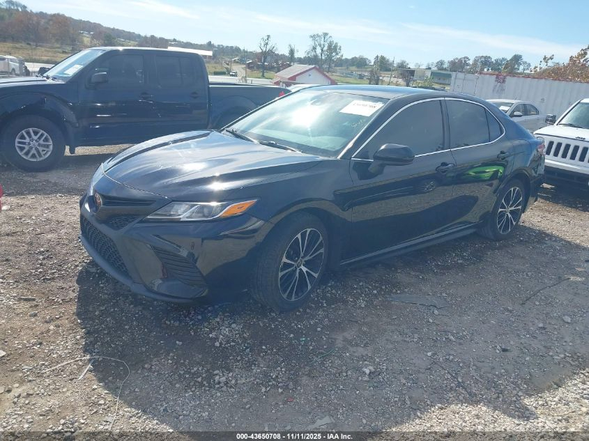 Toyota Camry SE Auto (Natl) 2020