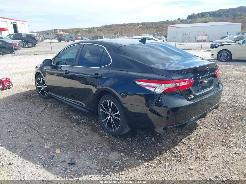 Toyota Camry SE Auto (Natl) 2020
