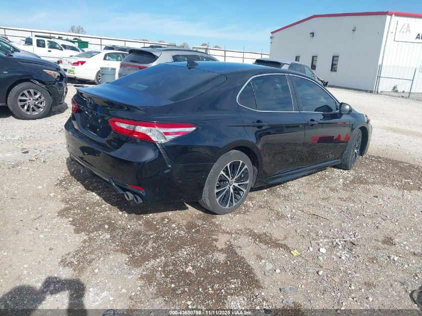 Toyota Camry SE Auto (Natl) 2020