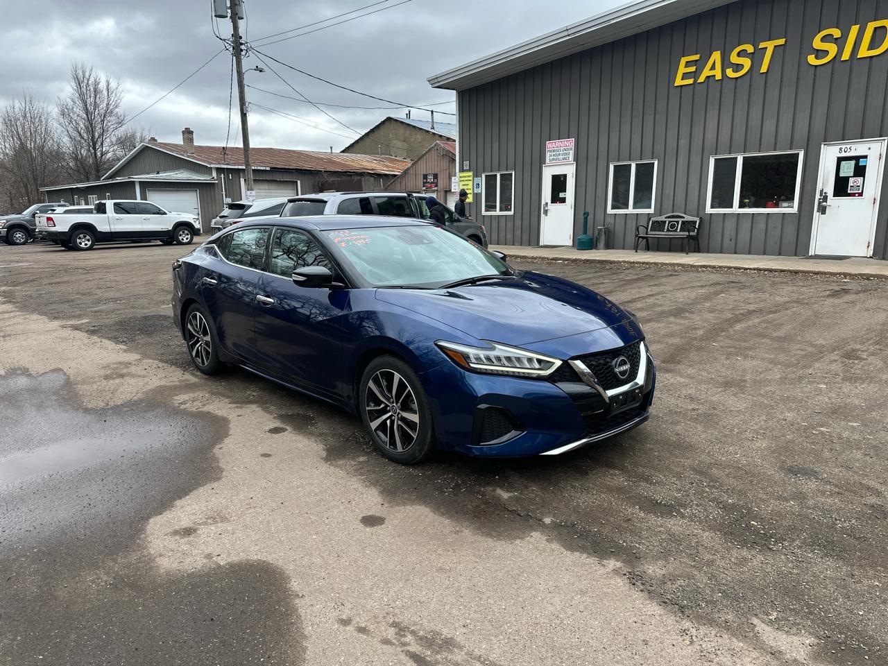 Nissan Maxima SV CVT 2023