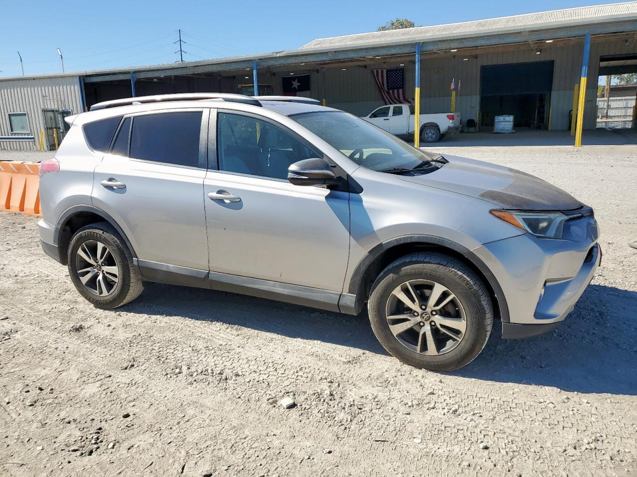 Toyota RAV4 XLE FWD (Natl) 2017