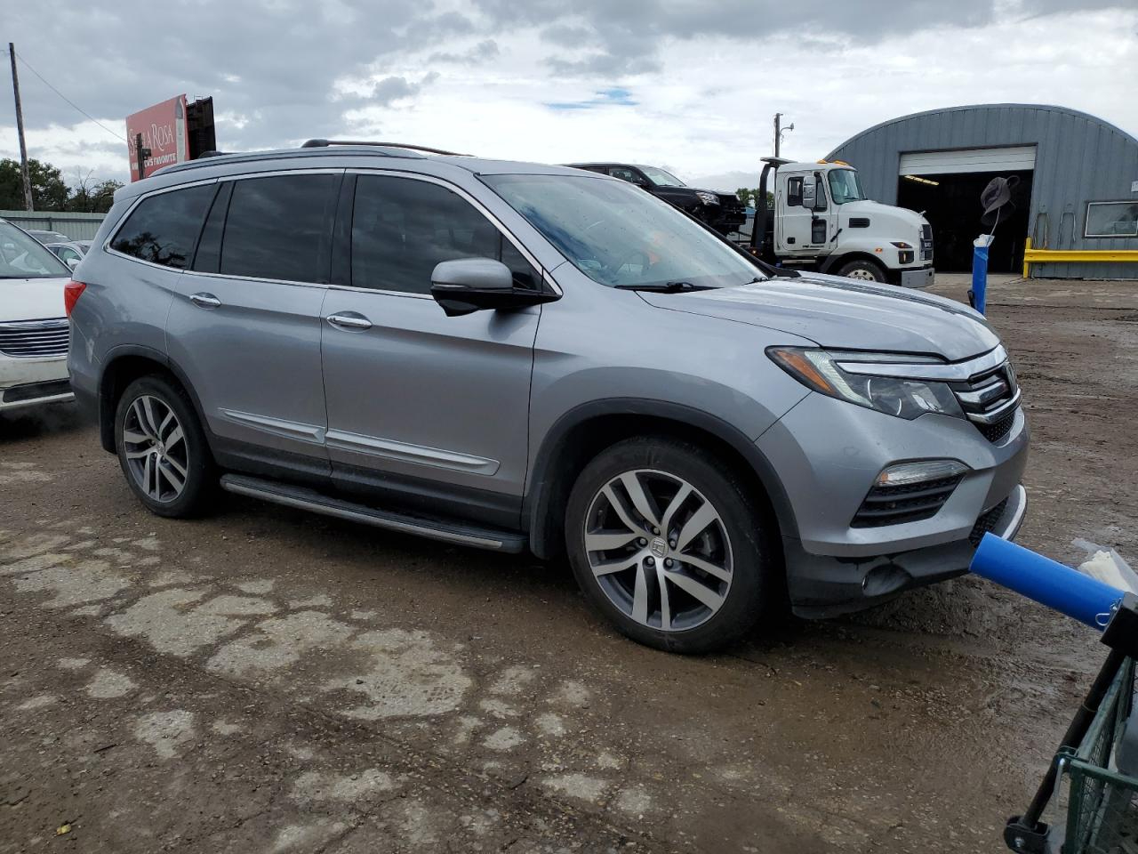 Honda Pilot 2WD 4dr Touring w/RES & Navi 2016