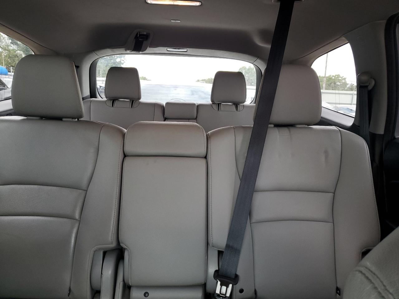 Honda Pilot 2WD 4dr Touring w/RES & Navi 2016