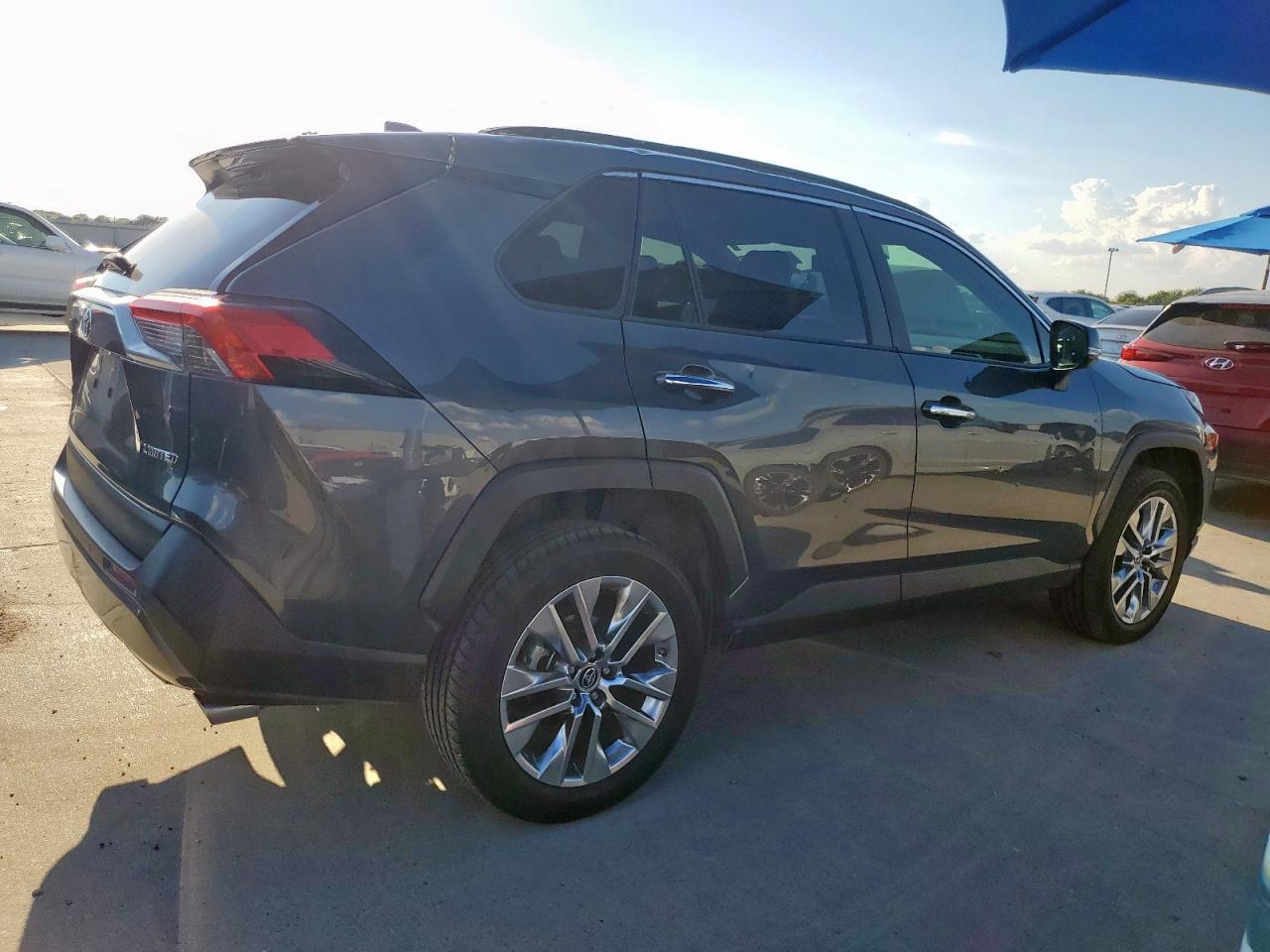 Toyota RAV4 Limited FWD (Natl) 2019
