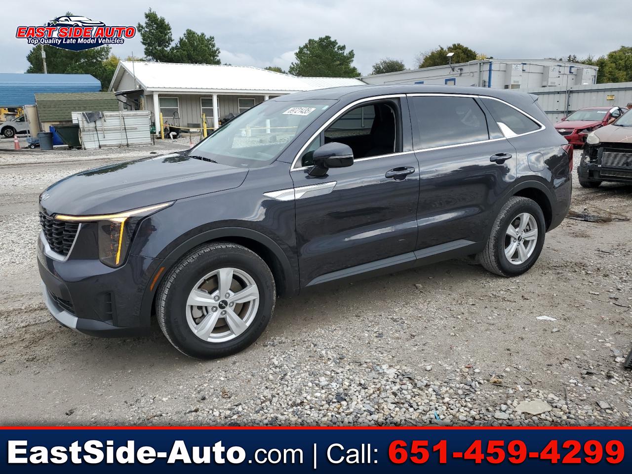 2025 Kia Sorento LX's photo