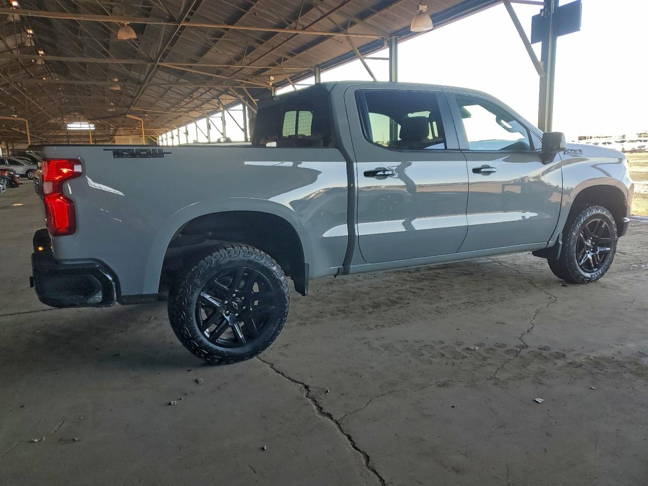 Chevrolet Silverado 1500 4WD Crew Cab 147" LT Trail Boss 2024