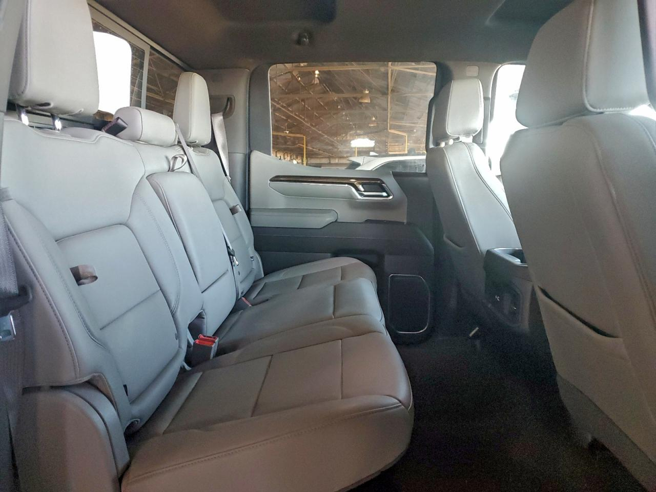 Chevrolet Silverado 1500 4WD Crew Cab 147" LT Trail Boss 2024