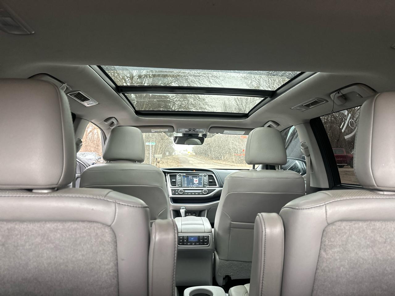 Toyota Highlander Limited V6 AWD (Natl) 2017