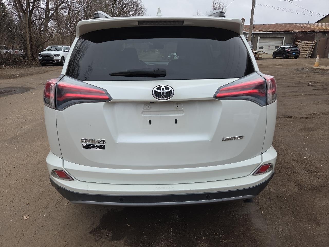 Toyota RAV4 Limited FWD (Natl) 2017