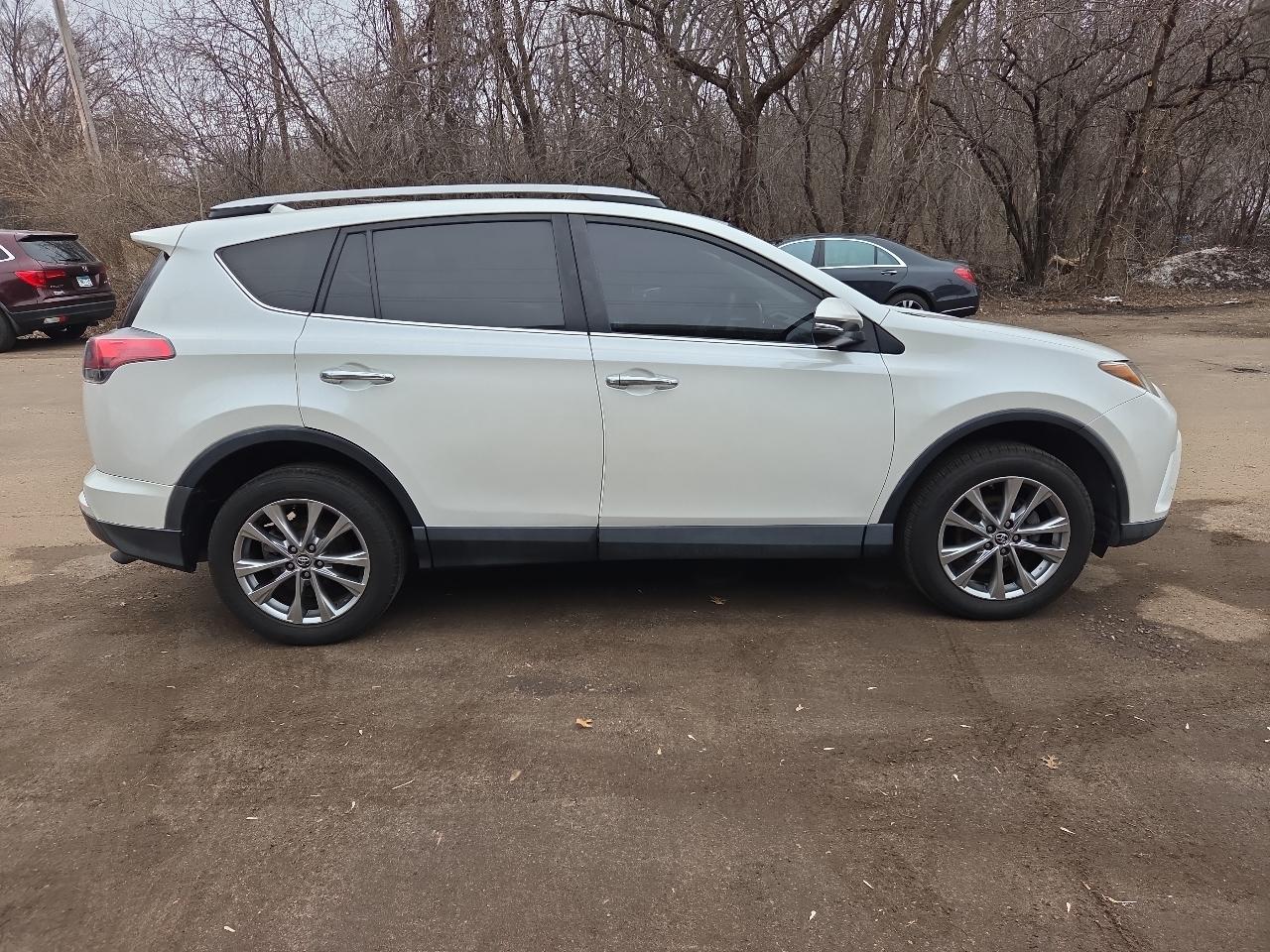 Toyota RAV4 Limited FWD (Natl) 2017