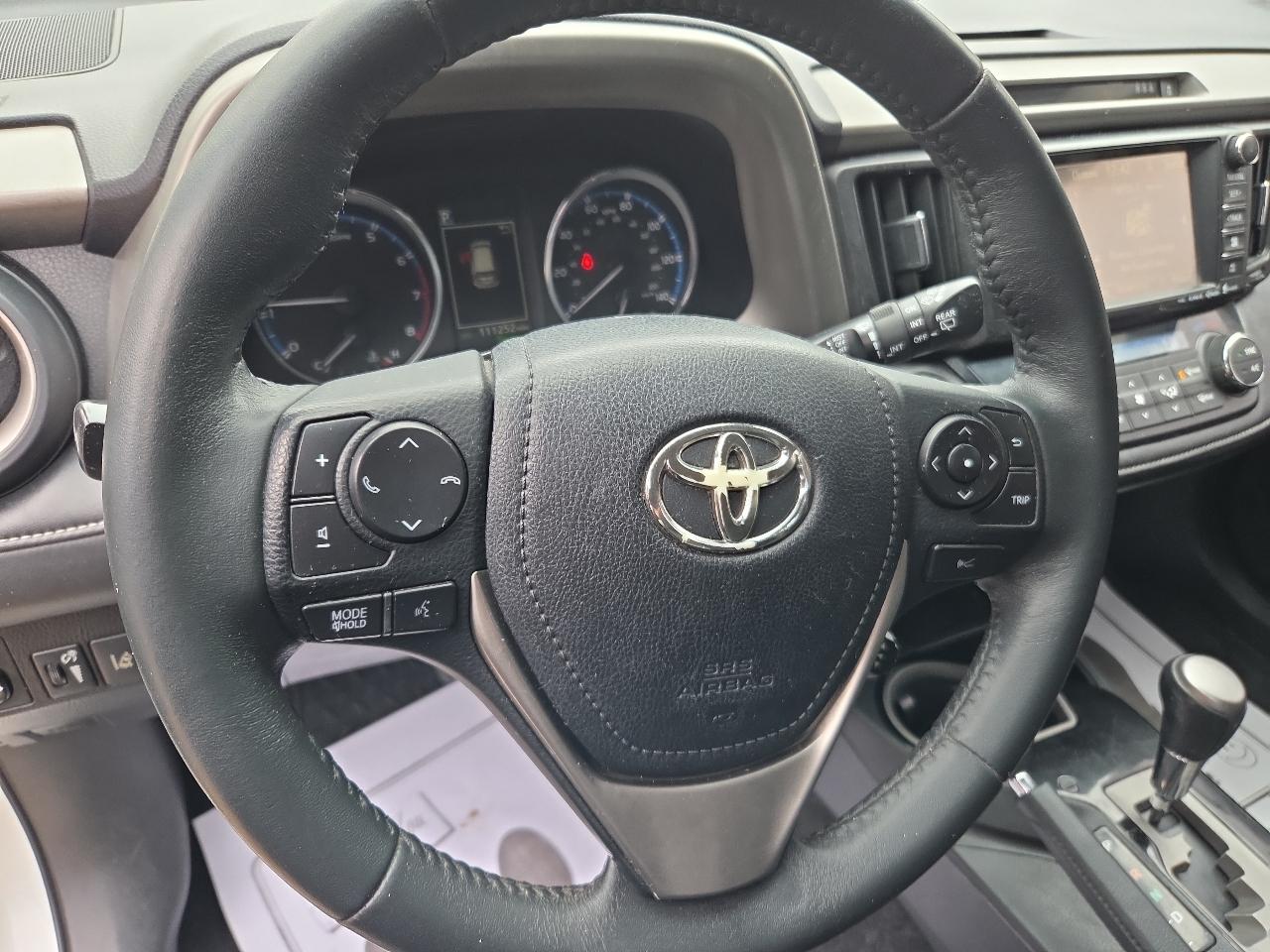 Toyota RAV4 Limited FWD (Natl) 2017