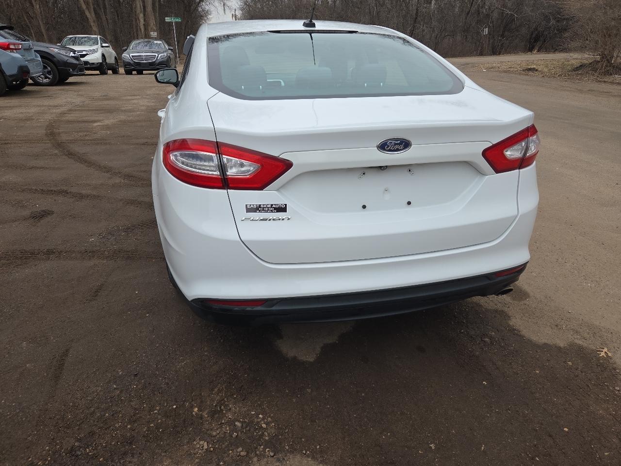 Ford Fusion 4dr Sdn S FWD 2015