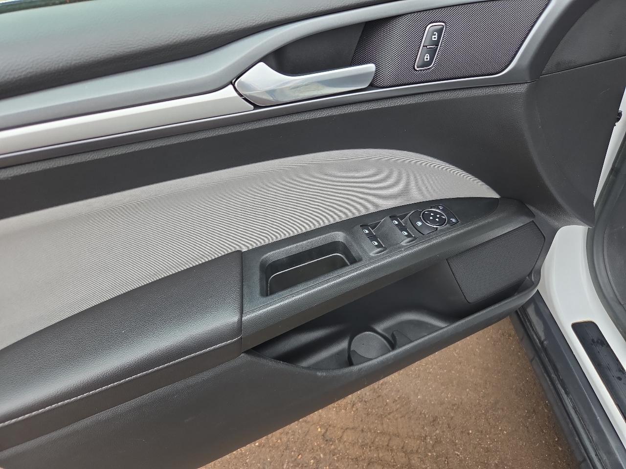 Ford Fusion 4dr Sdn S FWD 2015