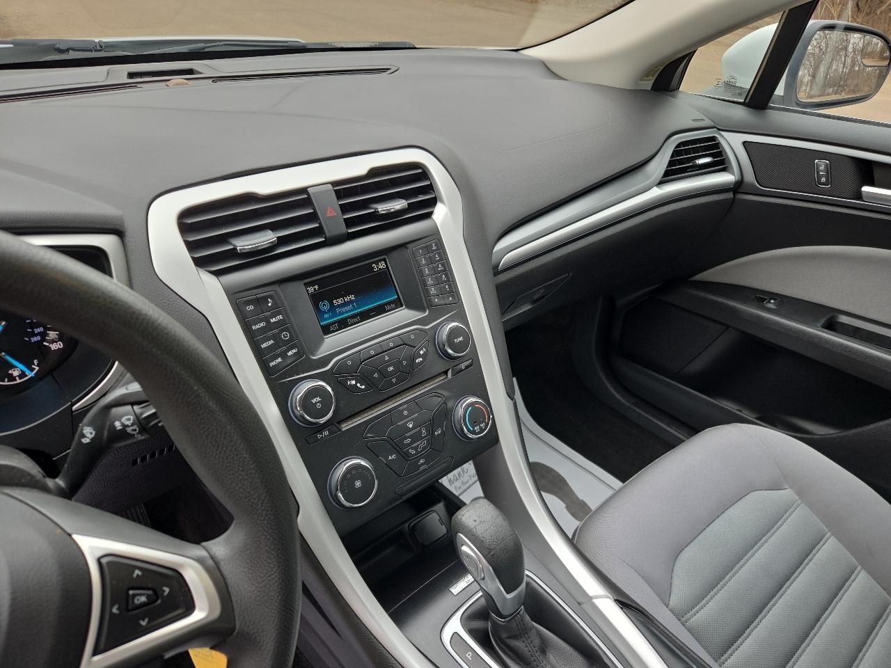 Ford Fusion 4dr Sdn S FWD 2015