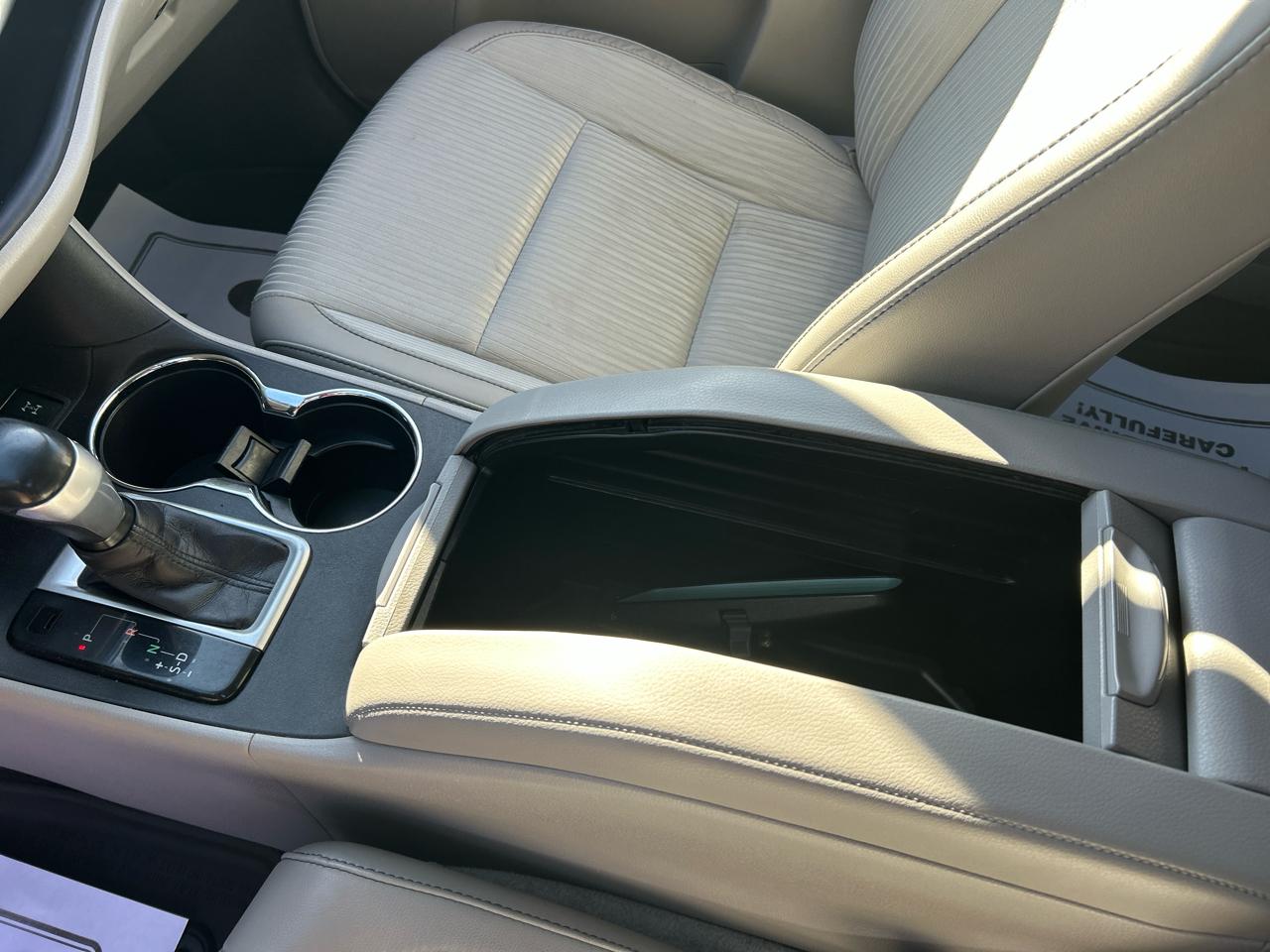 Toyota Highlander LE V6 AWD (Natl) 2017