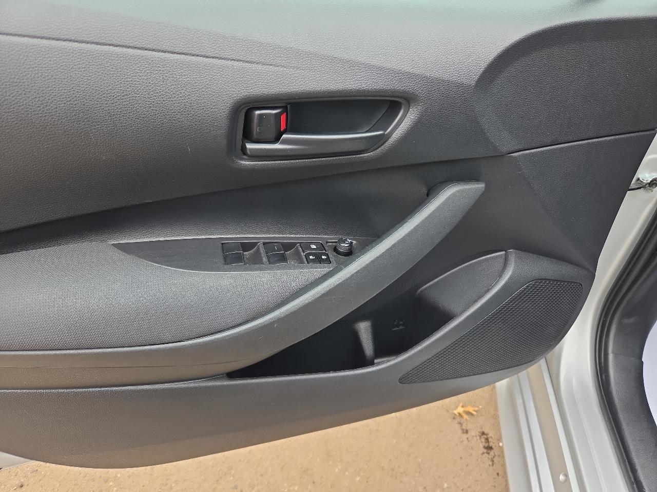 Toyota Corolla LE CVT (Natl) 2022