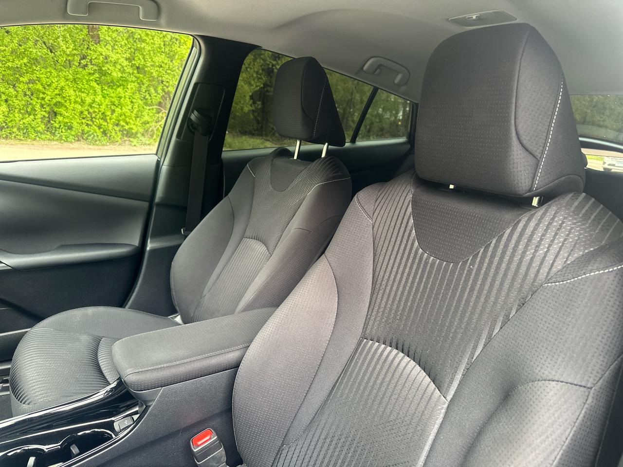 Toyota Prius Prime LE (Natl) 2021