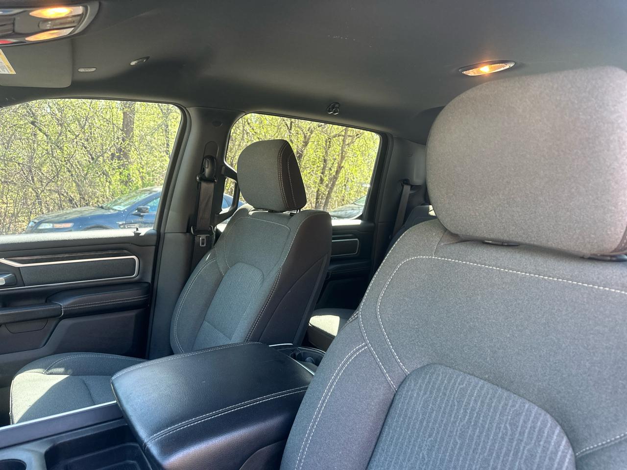 RAM 1500 Big Horn 4x4 Crew Cab 5'7" Box 2022