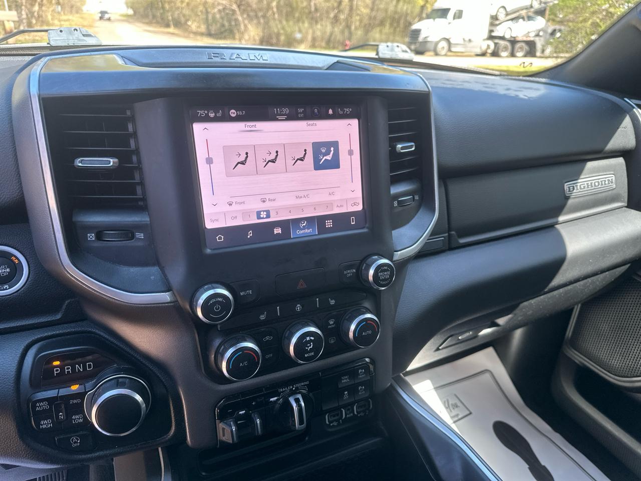 RAM 1500 Big Horn 4x4 Crew Cab 5'7" Box 2022