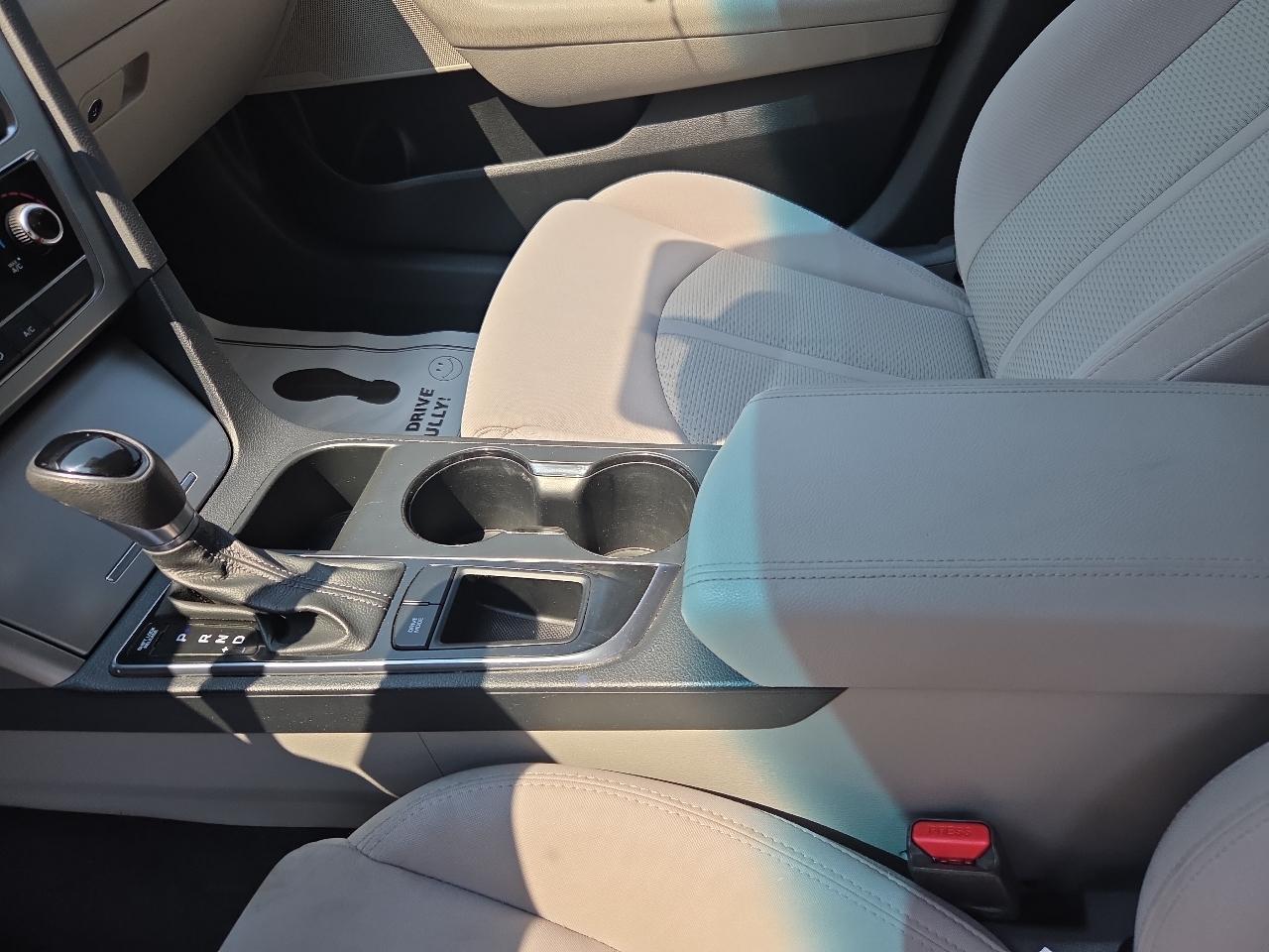 Hyundai Sonata 4dr Sdn 2.4L SE 2016