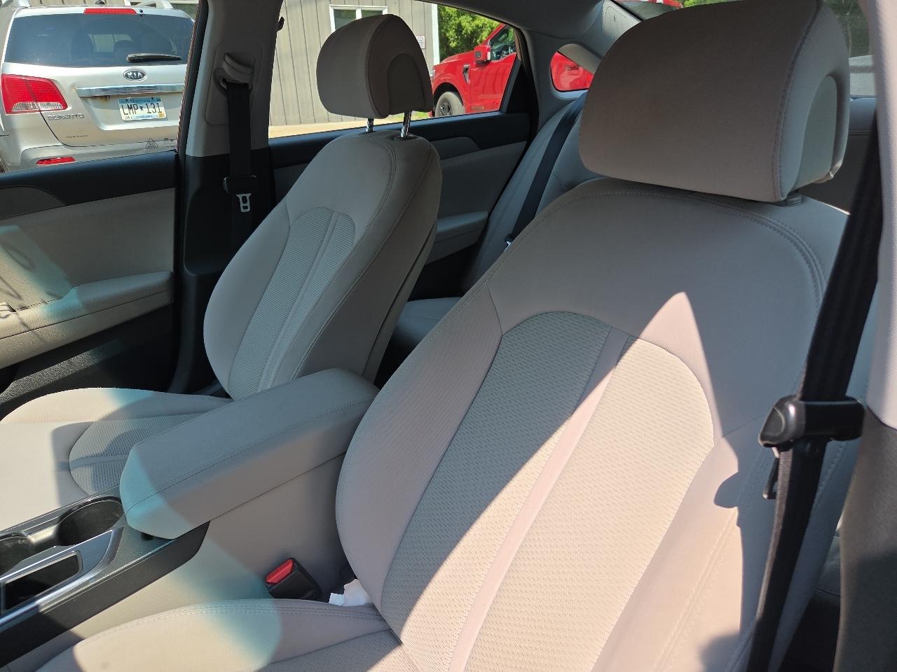 Hyundai Sonata 4dr Sdn 2.4L SE 2016