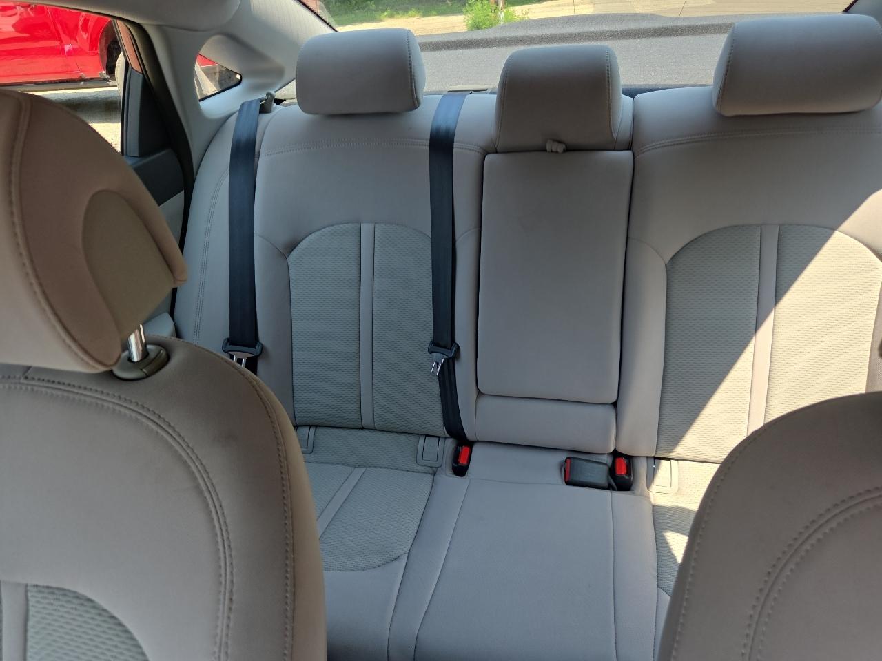 Hyundai Sonata 4dr Sdn 2.4L SE 2016
