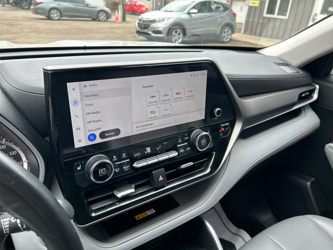 Toyota Highlander L AWD (Natl) 2023