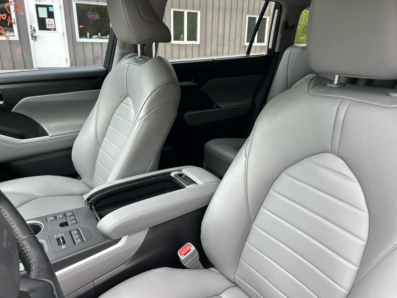 Toyota Highlander L AWD (Natl) 2023